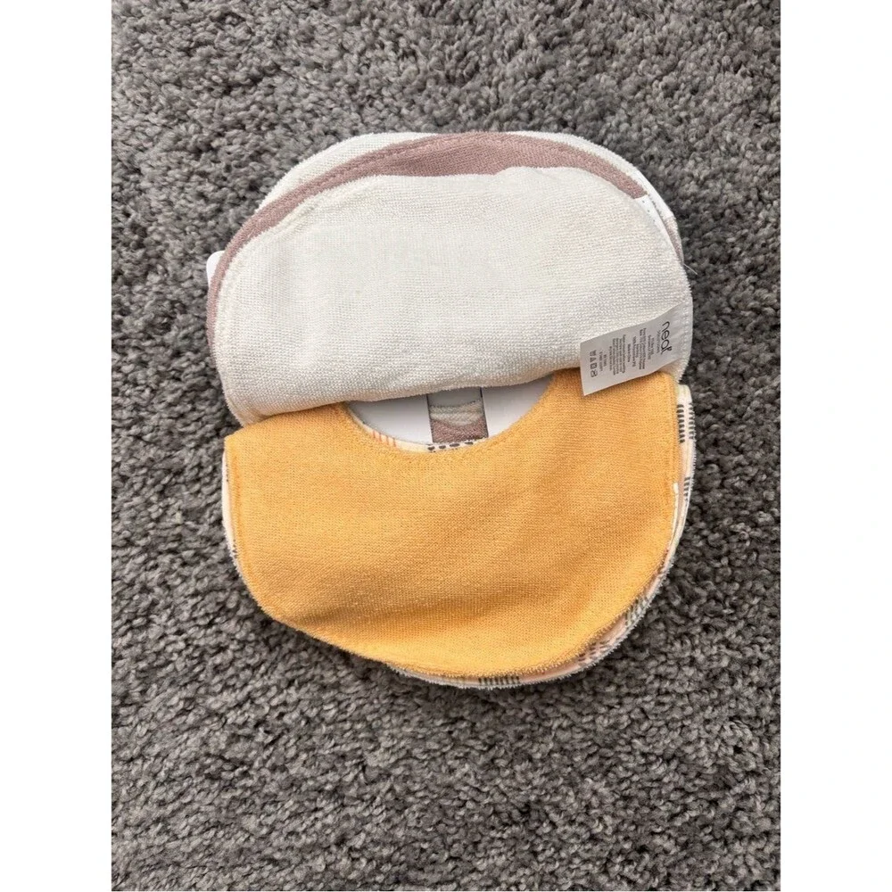 Neat Solutions Newborn/0-3 Bibs (5 Pack) NWT